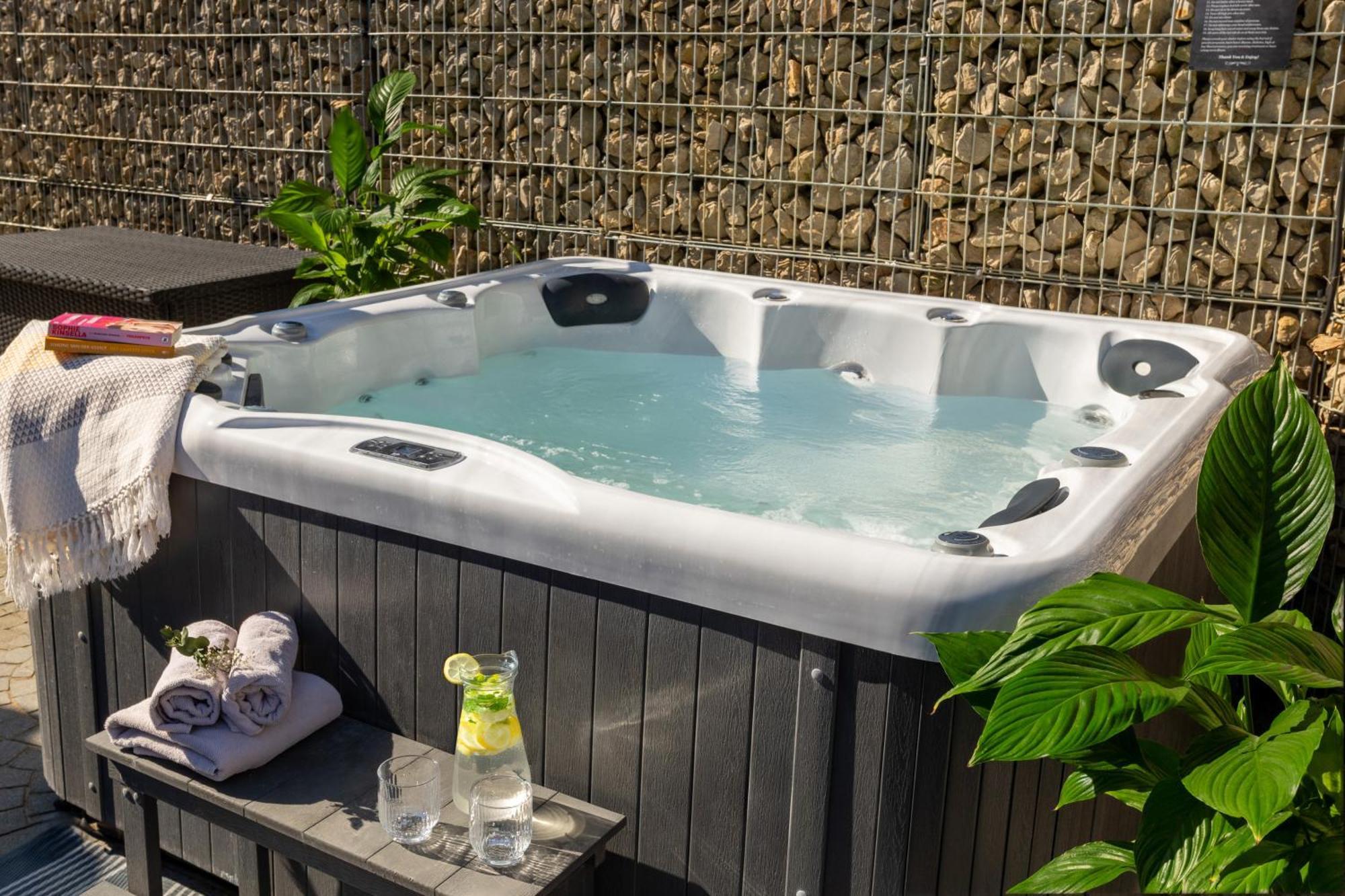 Spacious Home Sauna Hot Tub Pool Patio Bbq Hohenfels-Essingen Exterior photo